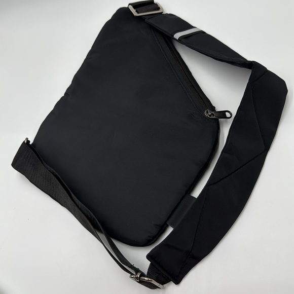 Brand New Lpnd Black Sling Crossbody Bag with Reflective Strap - Picture 7 of 11